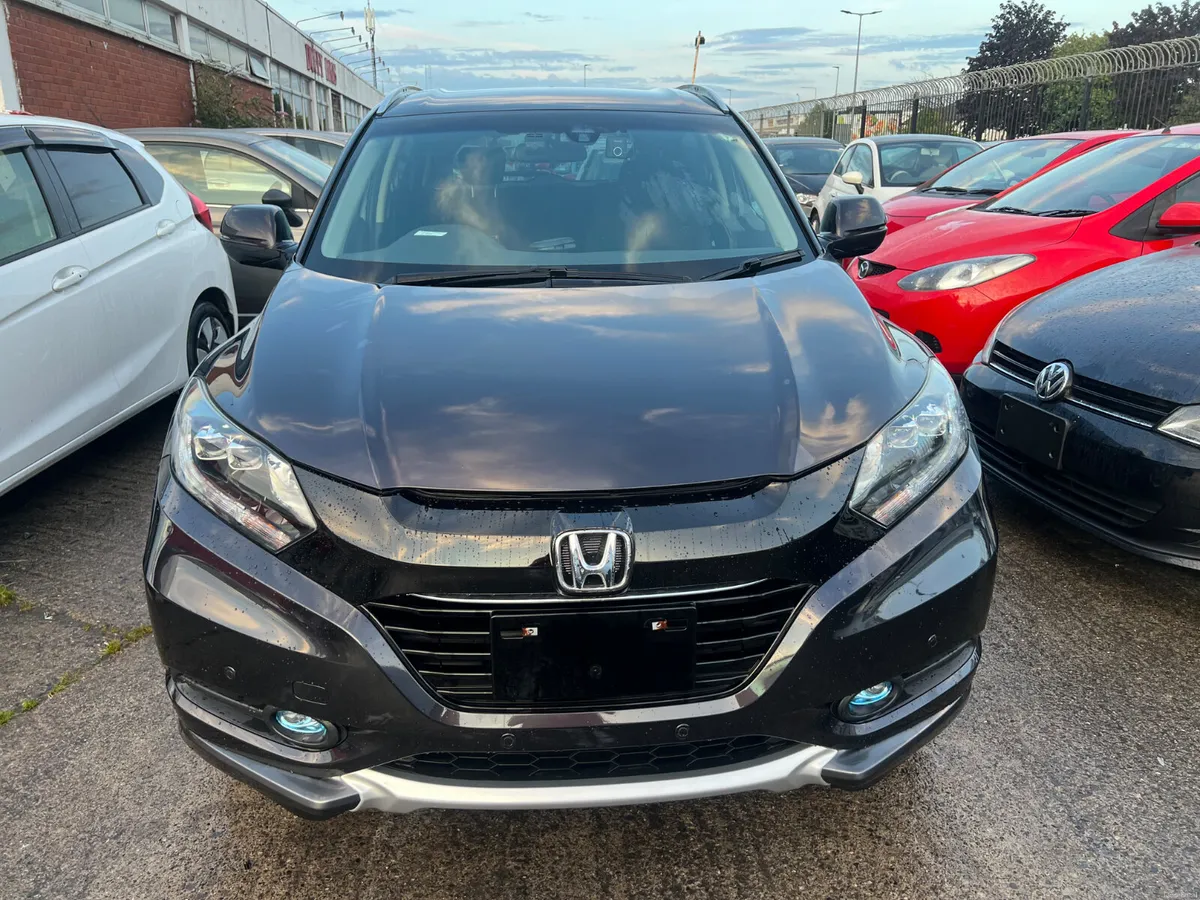 2015 HONDA VEZEL 1.5 HYBRID/ only 64k km/ warranty - Image 3