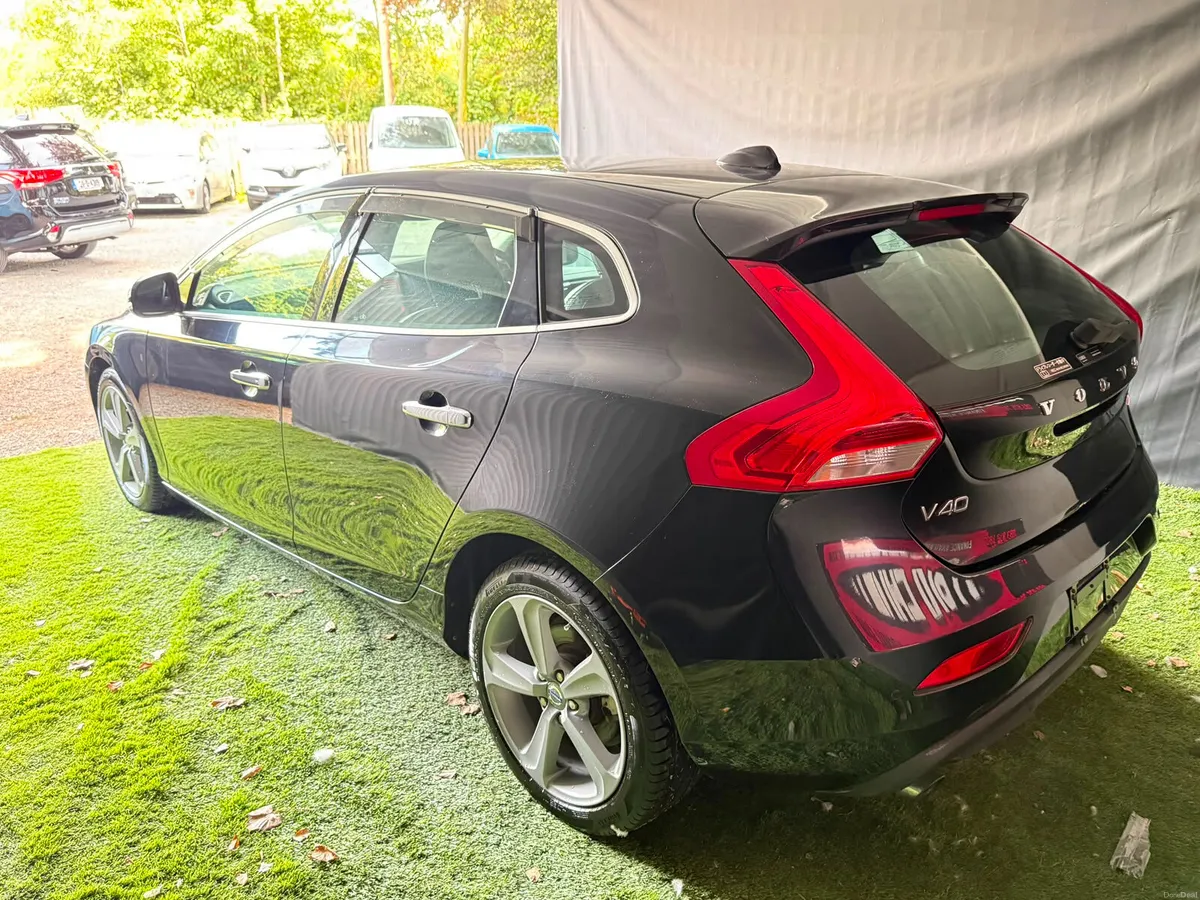 VOLVO V40 1.6 AUTOMATIC - Image 6