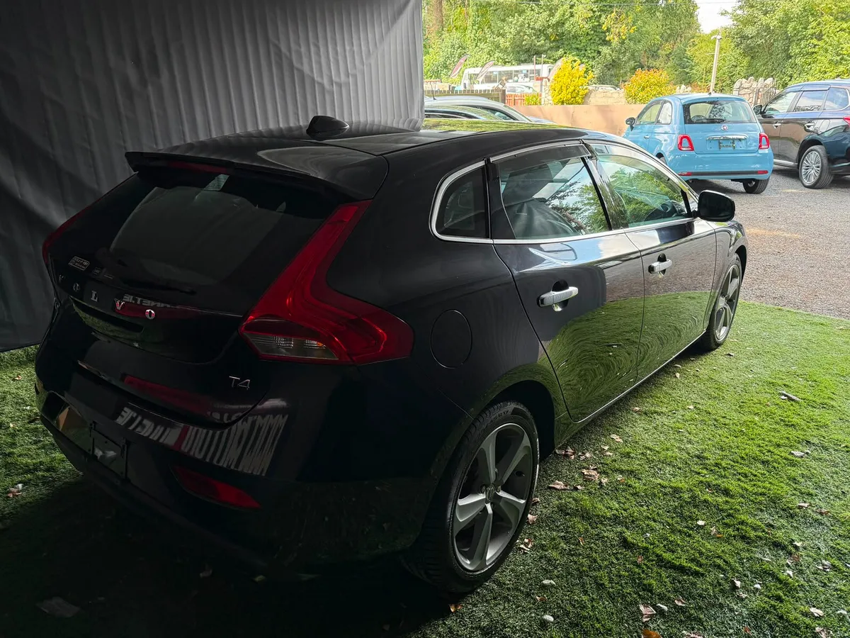 VOLVO V40 1.6 AUTOMATIC - Image 5