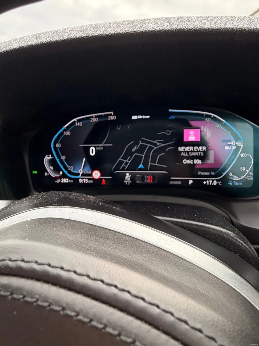 2021 BMW 330e hybrid - Image 6