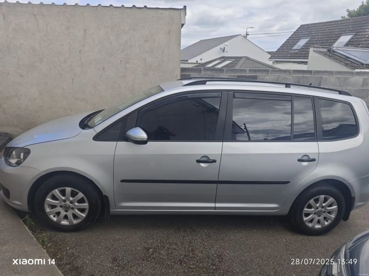 2012 Volkswagen Touran - Image 1