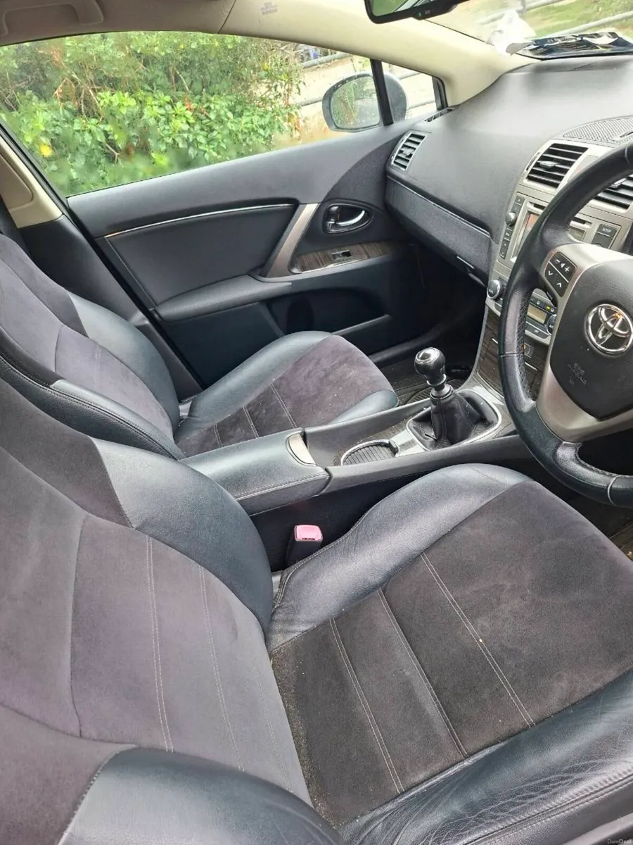 TOYOTA AVENSIS 2012 LOW MILES - Image 5