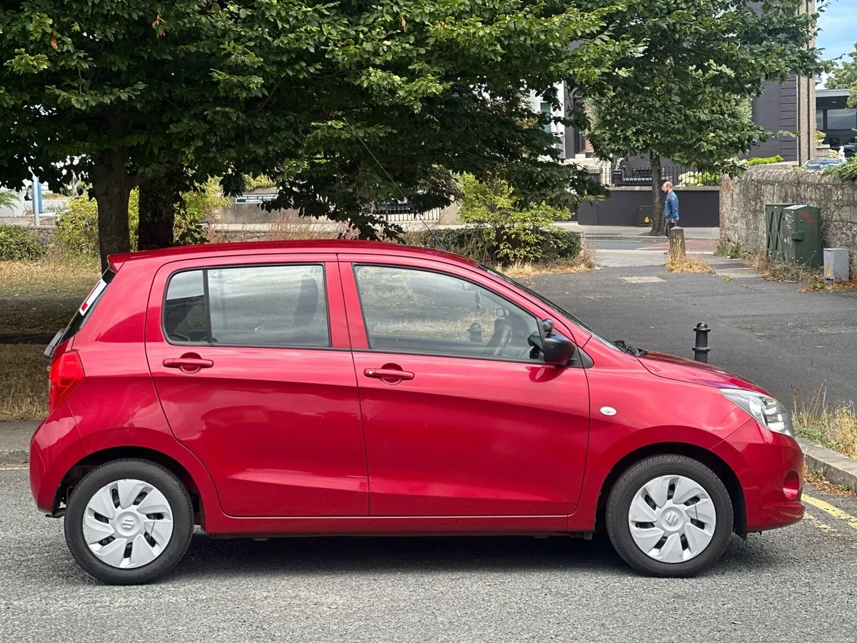 Family owned low milage fuel efficient Car forSale - Image 6
