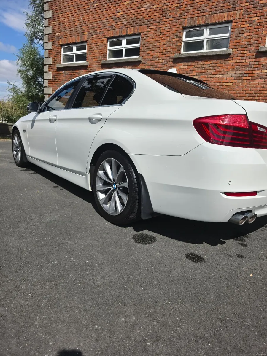 BMW 5-Series 2015 Automatic 520d - Image 6
