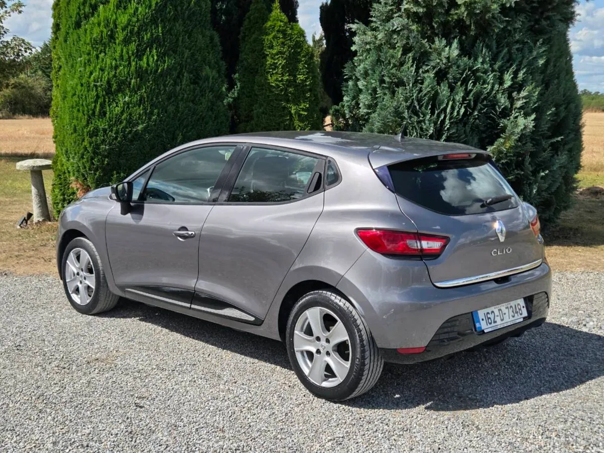 Very Low Mileage Renault Clio 1.2 Dynamique - Image 4