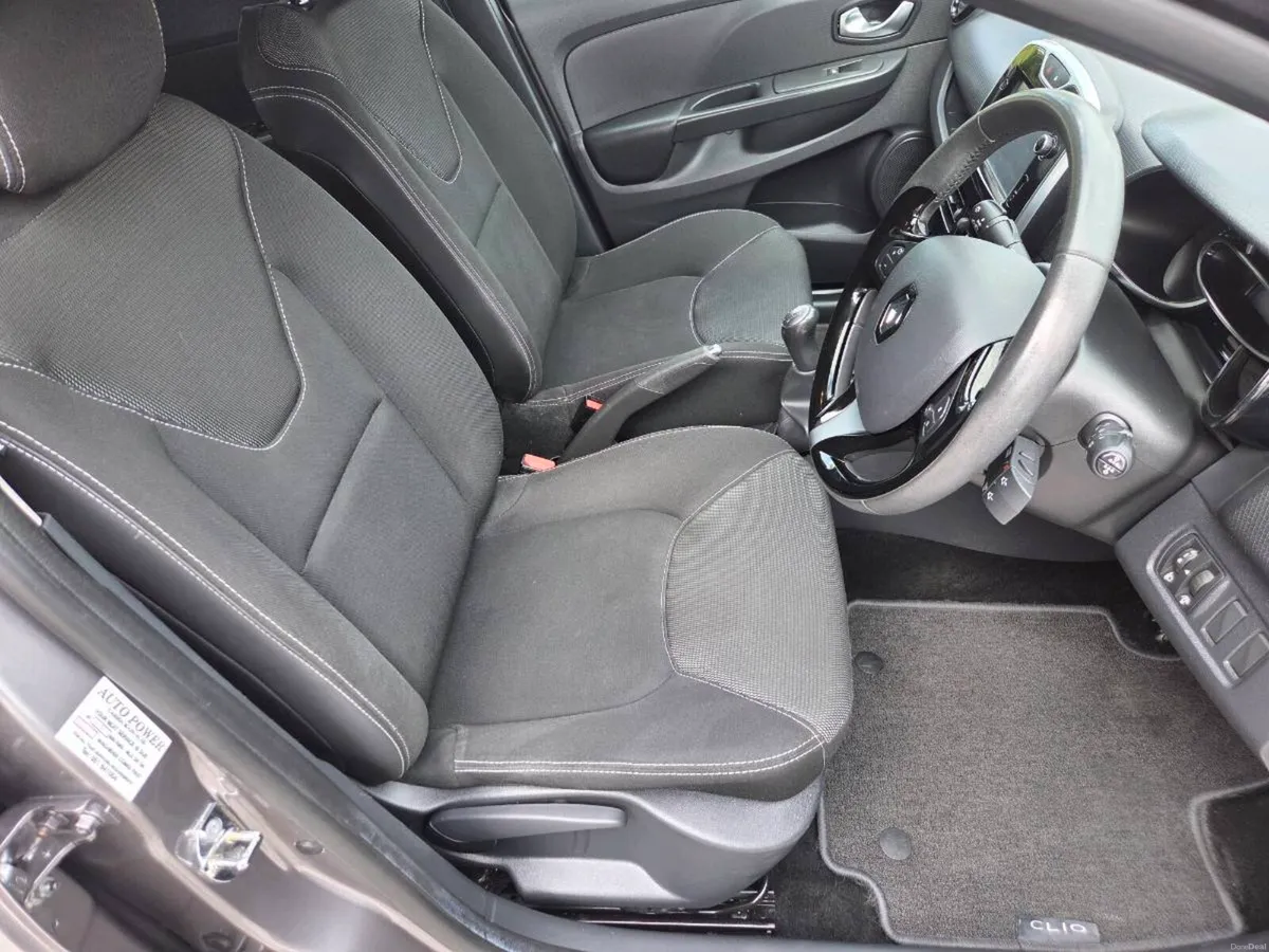 Very Low Mileage Renault Clio 1.2 Dynamique - Image 5