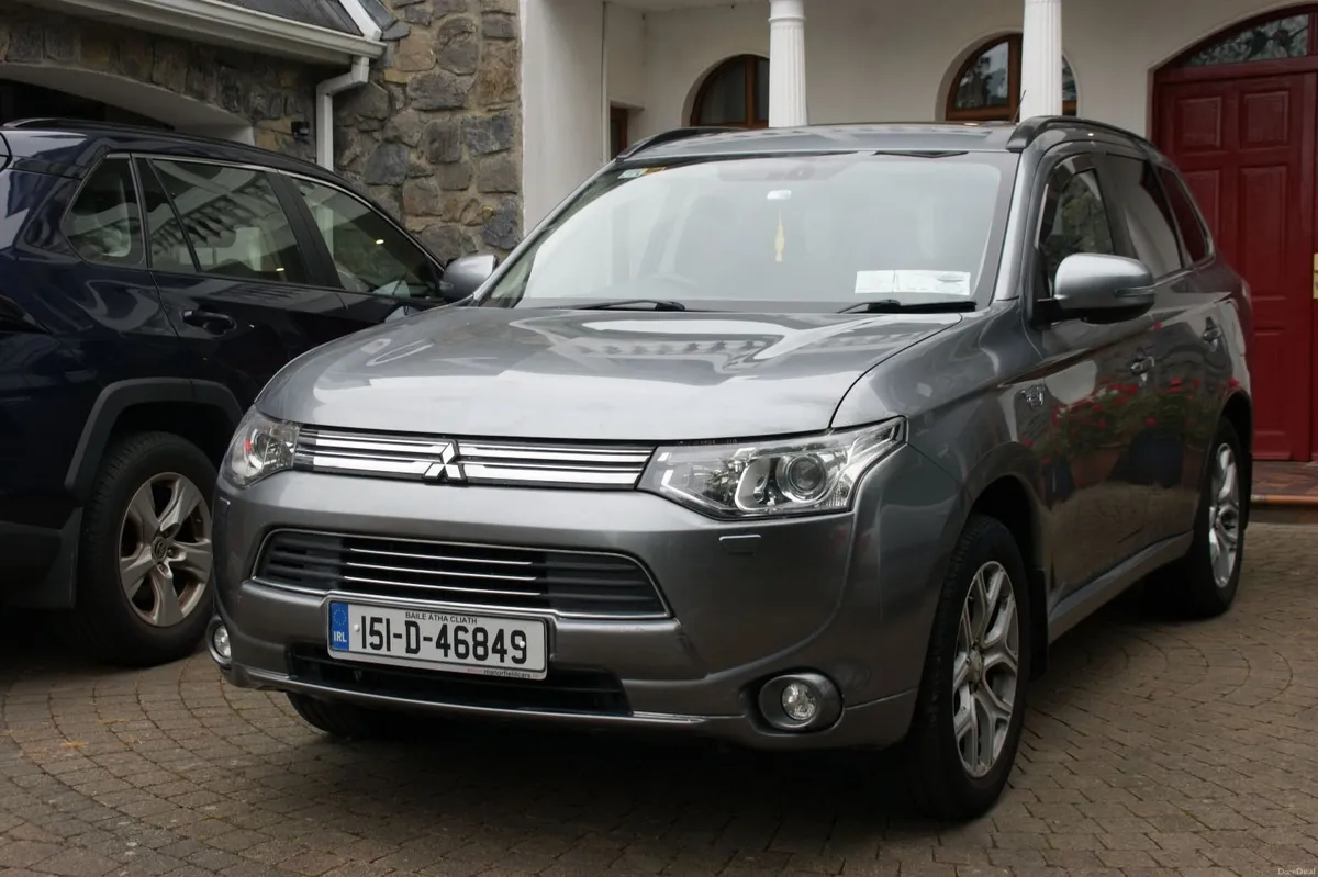 Mitsubishi Outlander 2015 - Image 2
