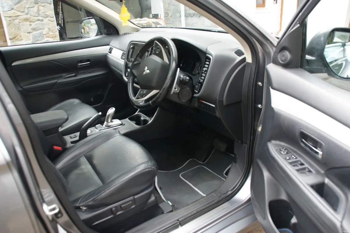 Mitsubishi Outlander 2015 - Image 5
