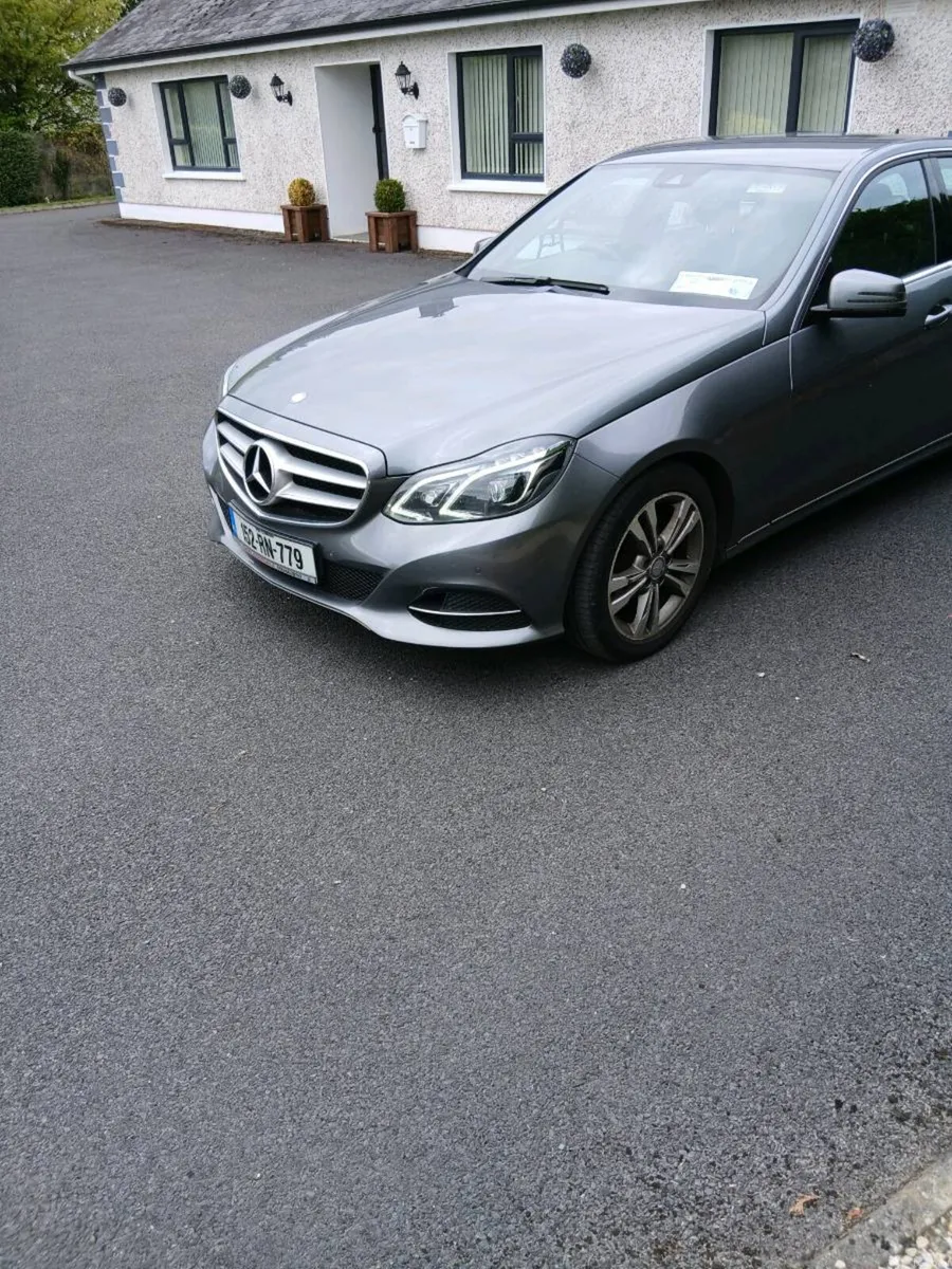 Mercedes benz E220 bluetec se - Image 2