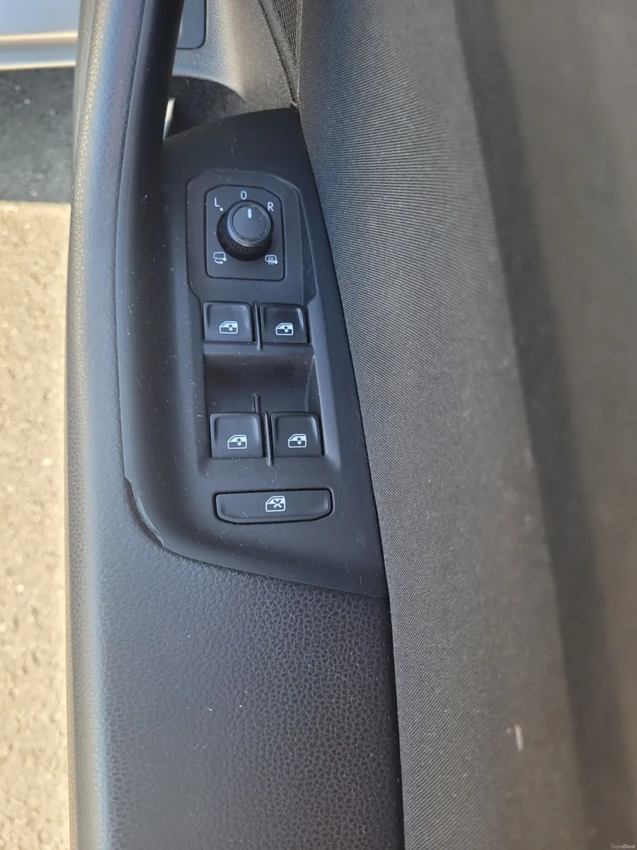 Volkswagen Passat 2018 - Image 4
