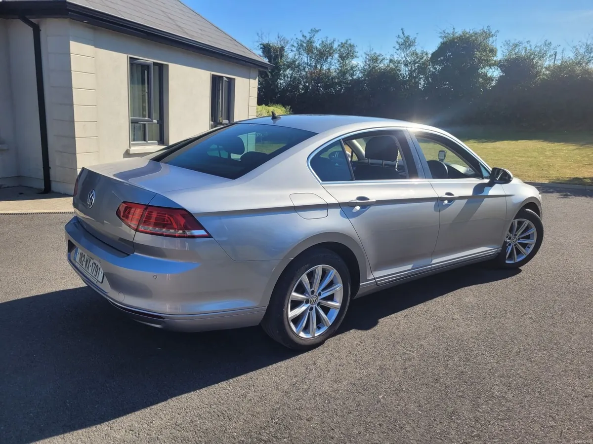 Volkswagen Passat 2018 - Image 6