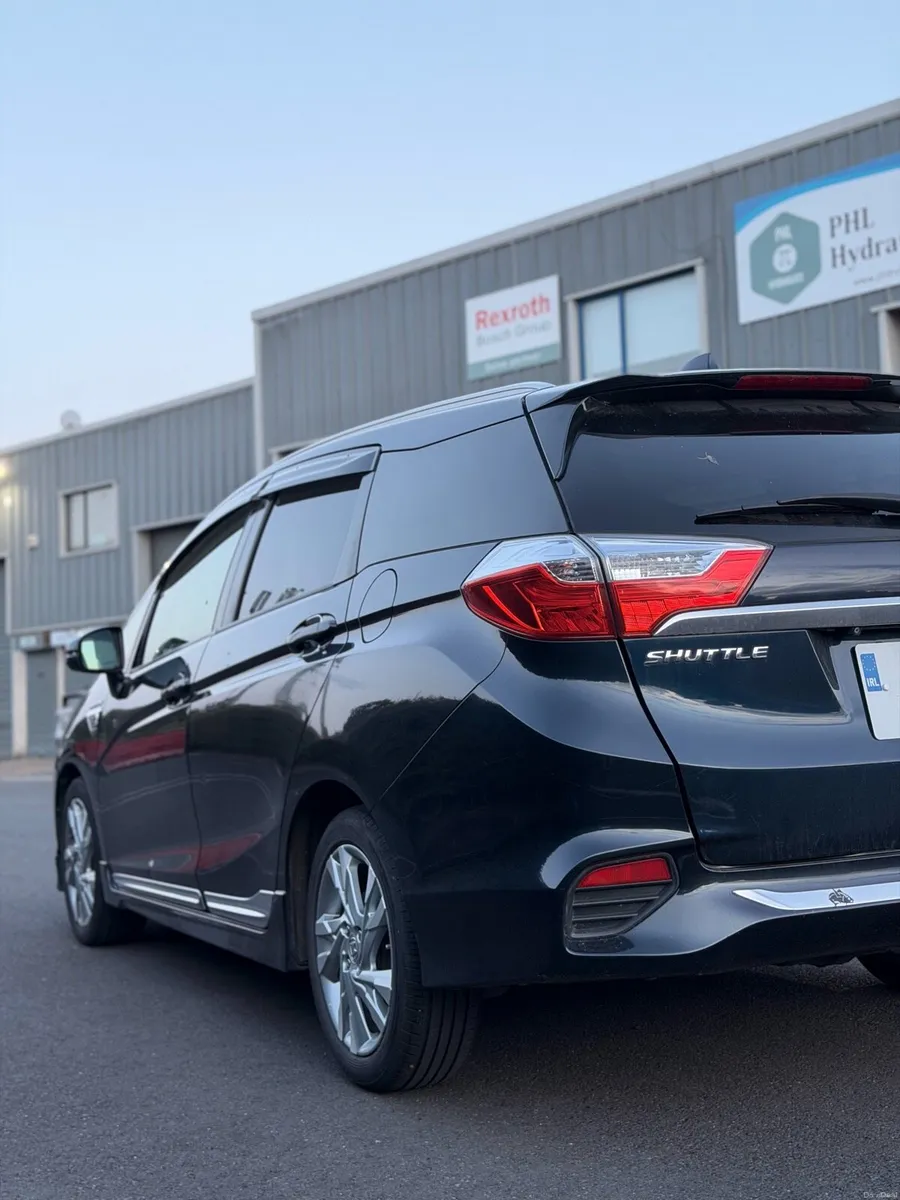 2015 Honda Shuttle Automatic Hybrid - Image 4