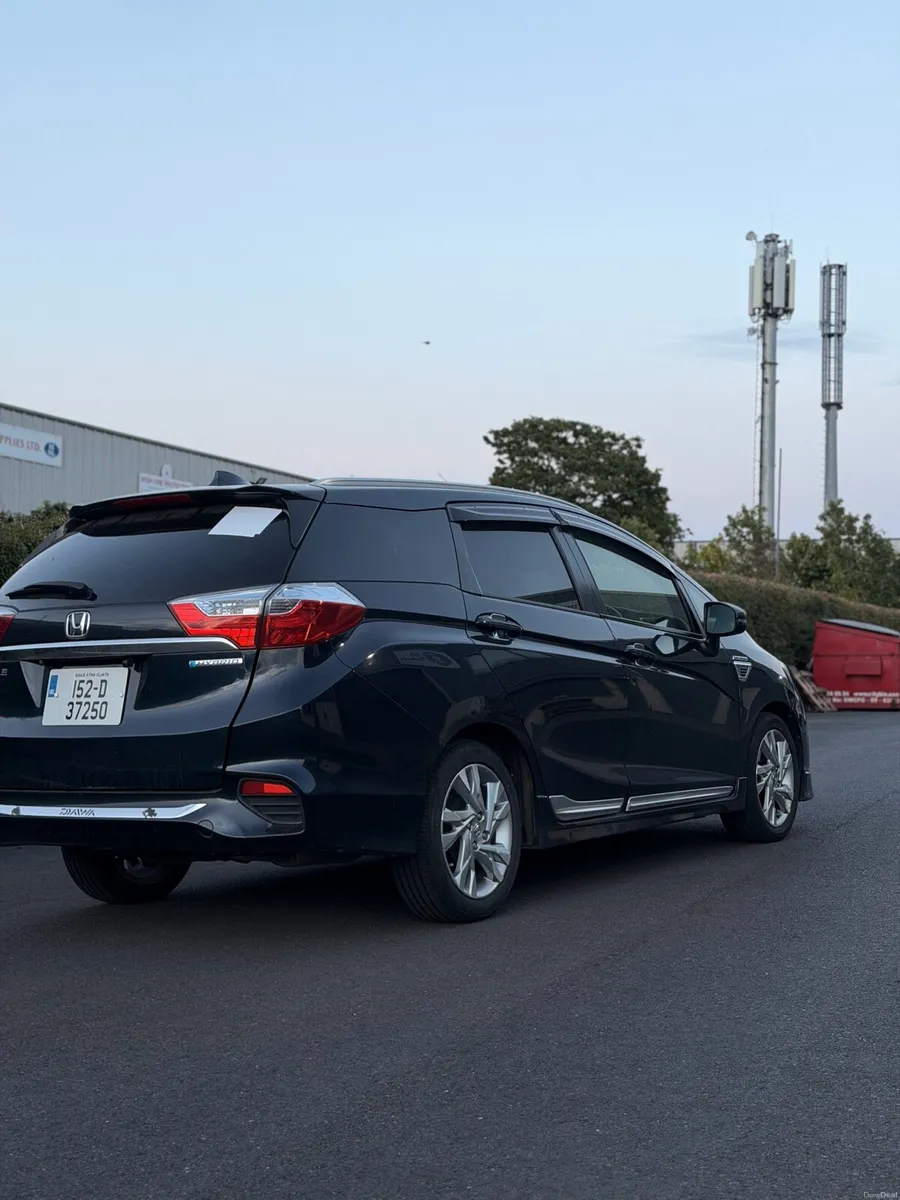 2015 Honda Shuttle Automatic Hybrid - Image 6
