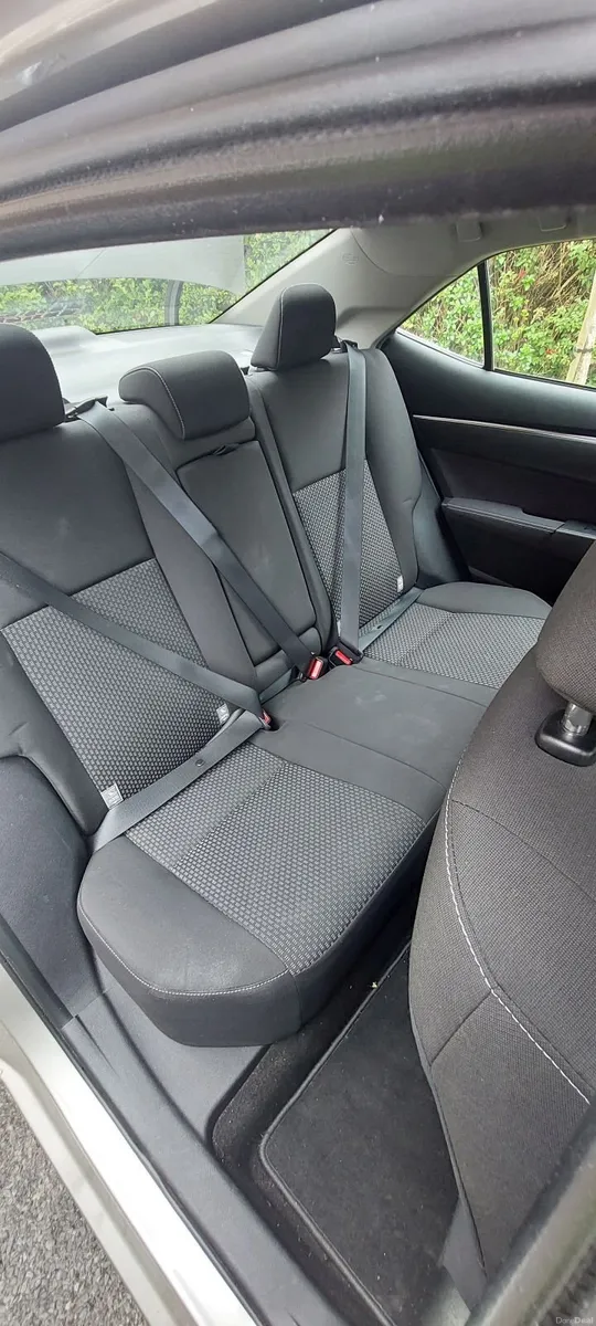 Toyota Corolla 2015 - Image 3