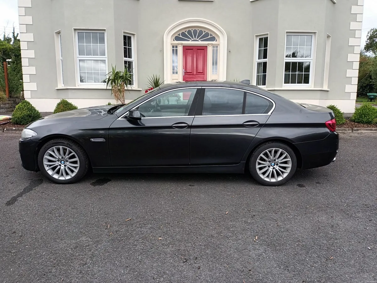 BMW 5-Series Luxury 2014 (142) - Image 6