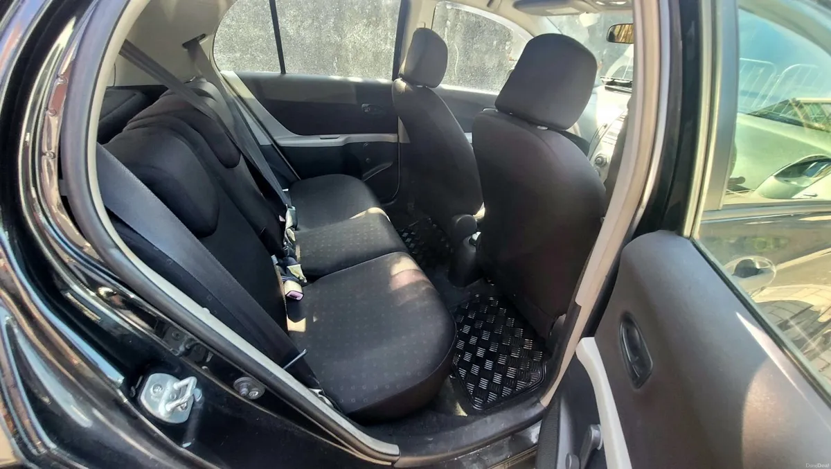 Toyota Yaris 2006 - Image 6