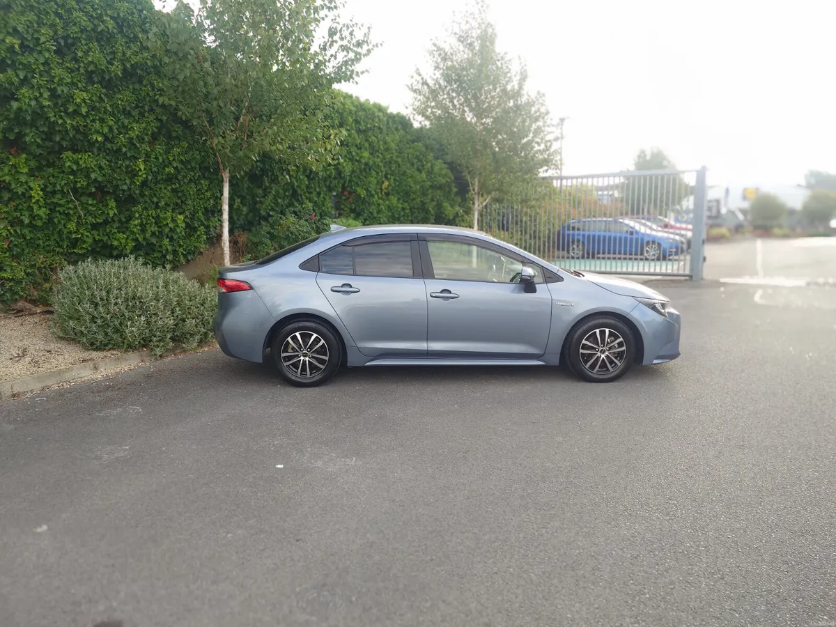 Toyota Corolla Hybrid S - Image 4