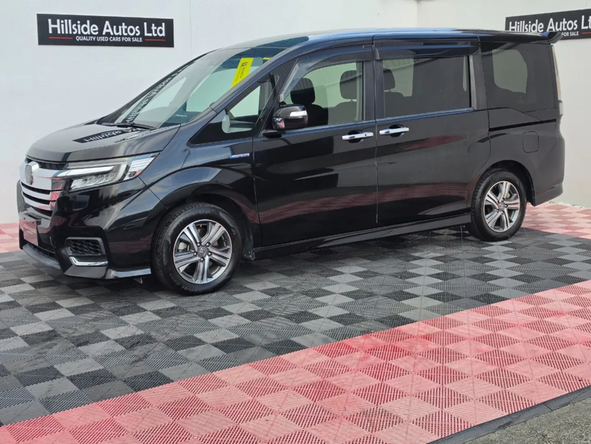 Honda Stepwagon SPADA 2.0 PETROL HYBRID AUTOMATIC - Image 3