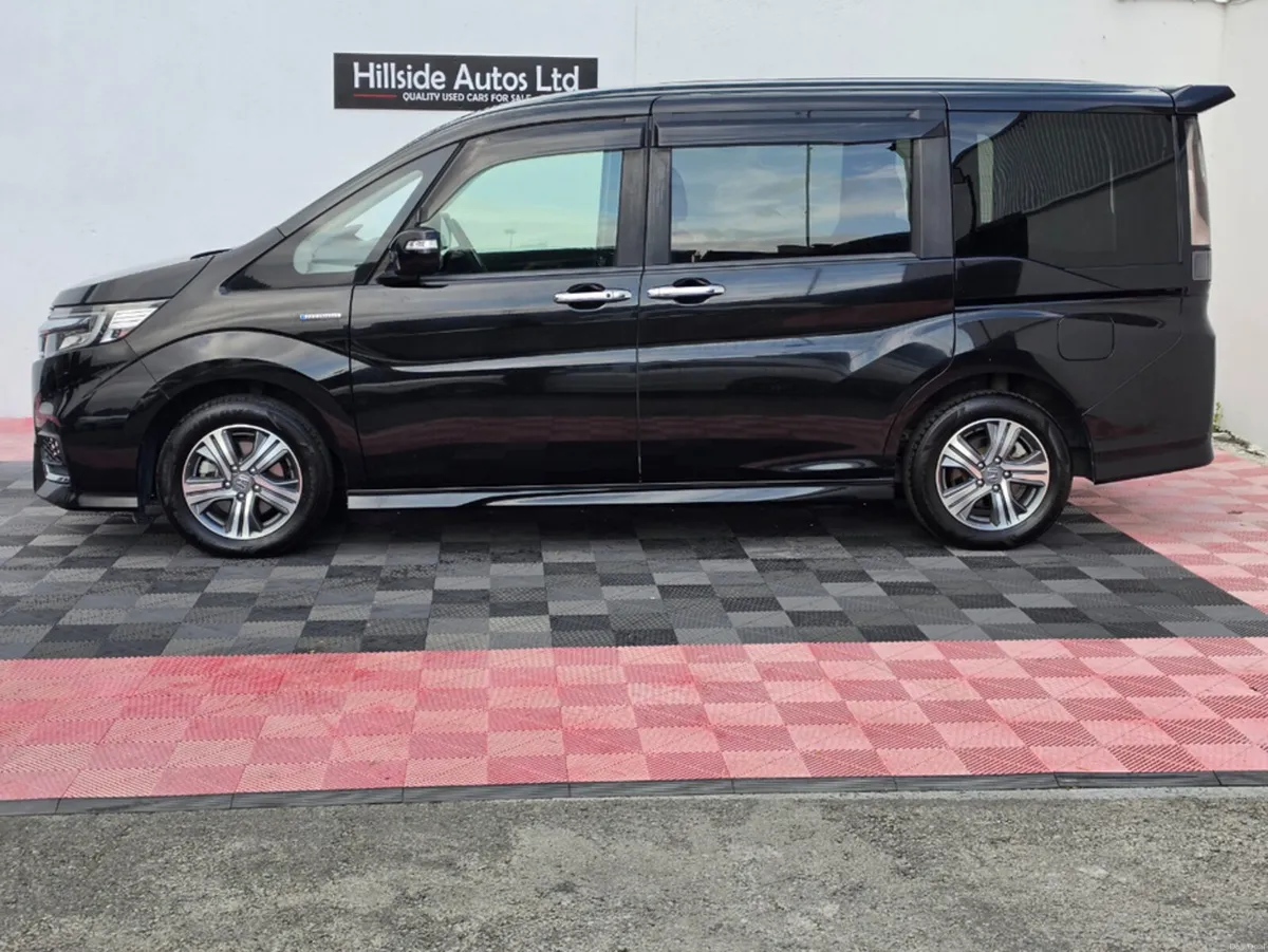 Honda Stepwagon SPADA 2.0 PETROL HYBRID AUTOMATIC - Image 5