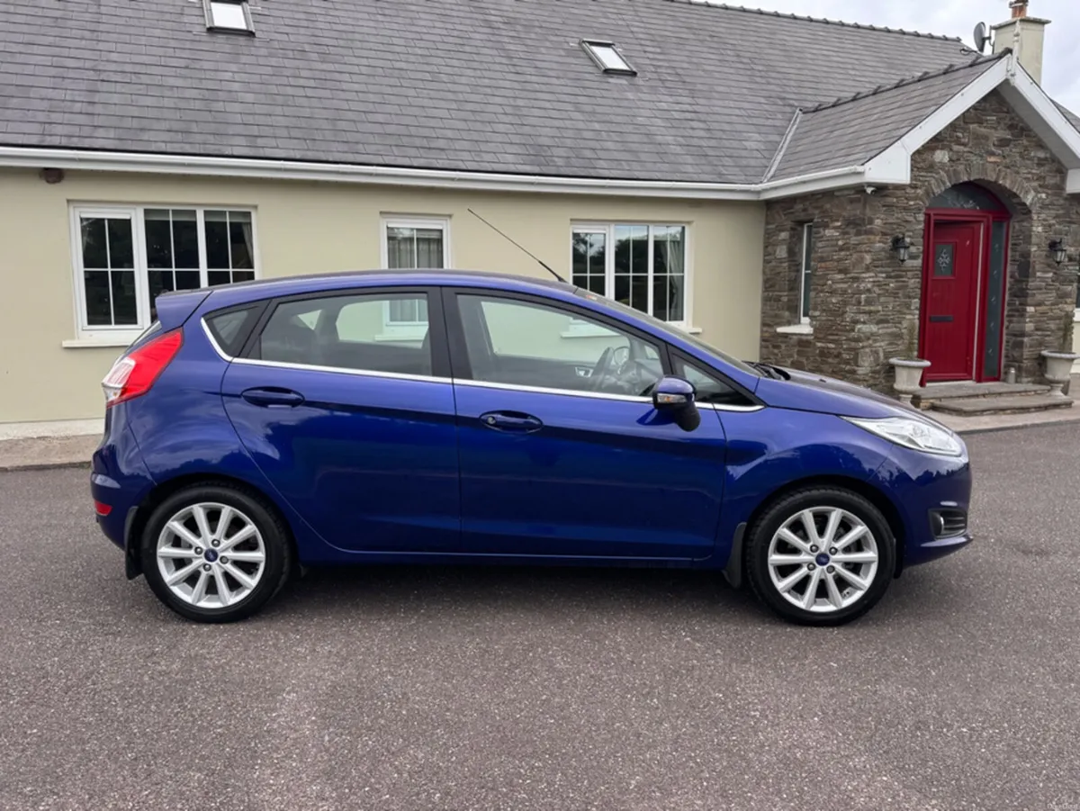 Ford Fiesta MCA TITANIUM 1.25 60PS M5 5 5DR 4DR - Image 5
