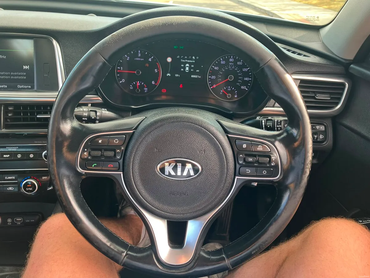 KIA OPTIMA - LOW MILEAGE - Platinum model - Image 5