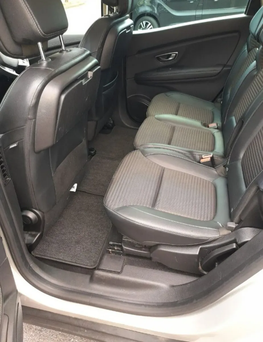 Renault Grand Scenic Signature DCI 120 7 Seater - Image 5