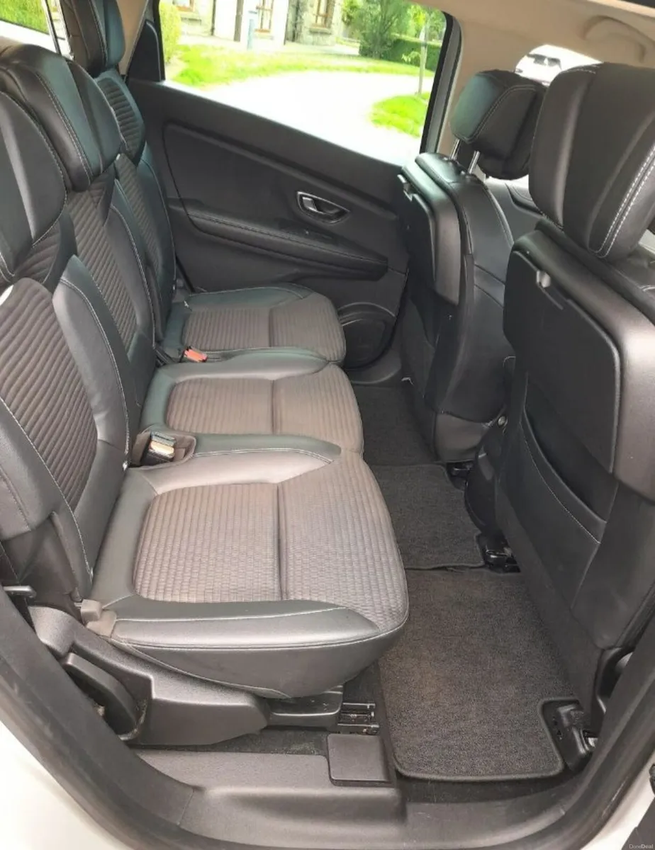 Renault Grand Scenic Signature DCI 120 7 Seater - Image 6