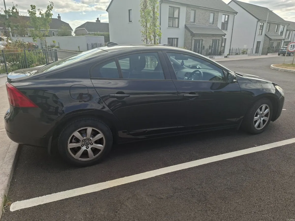 Volvo S60 2011 - Image 5