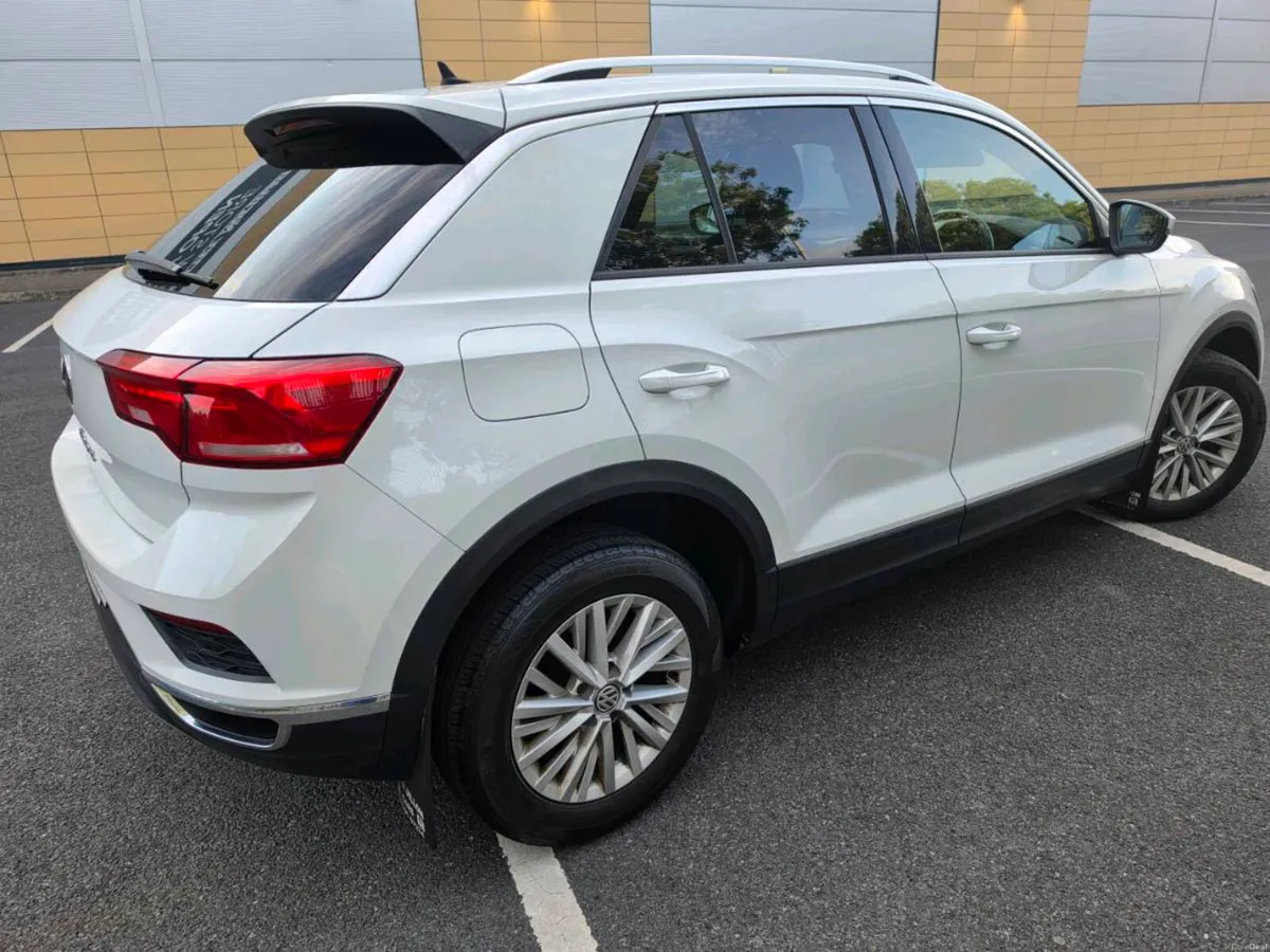 2019 Volkswagen  T-Roc Design 1.6 TDI - Image 3