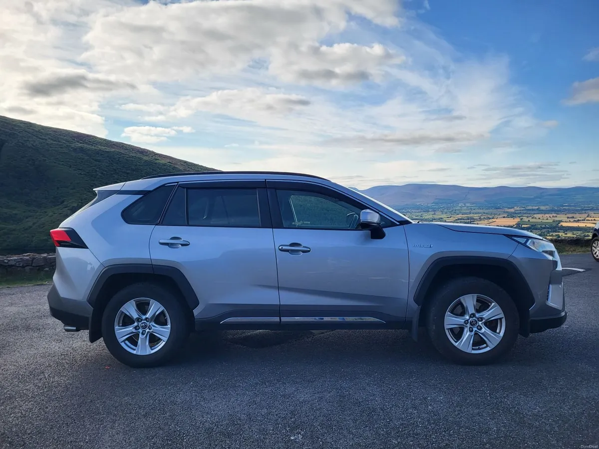 TOYOTA RAV4 HYBRID 2019. €18750 - Image 1