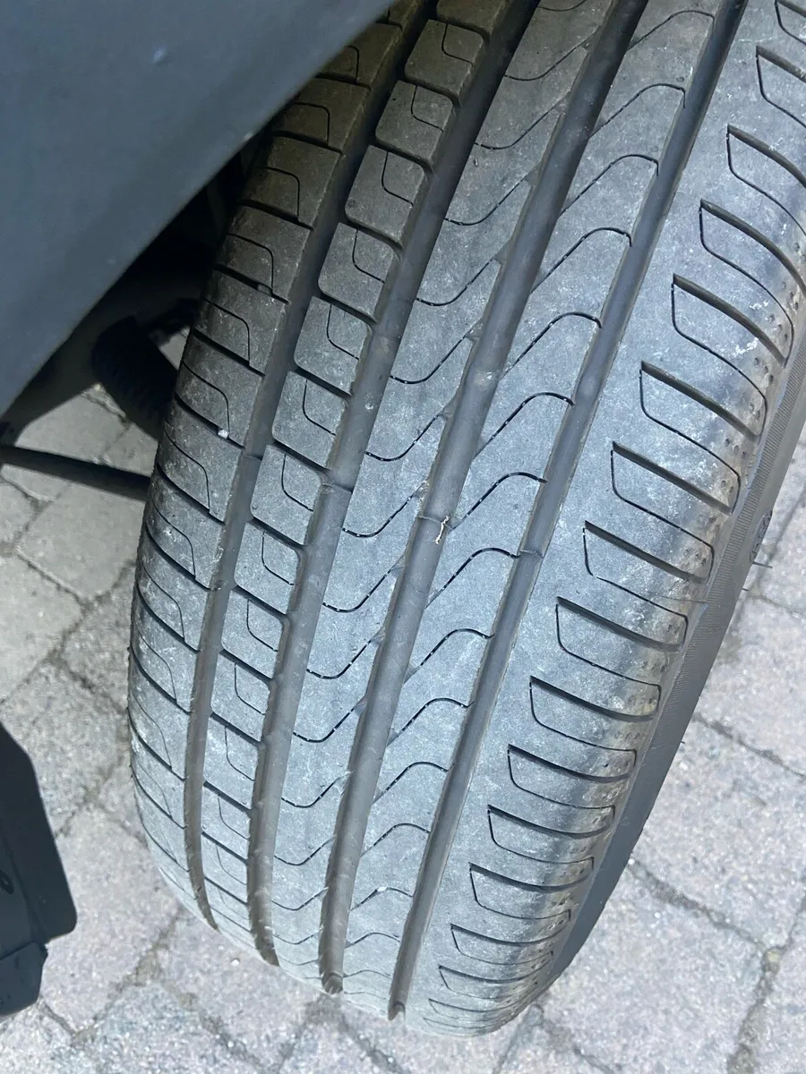 Car - Image 4