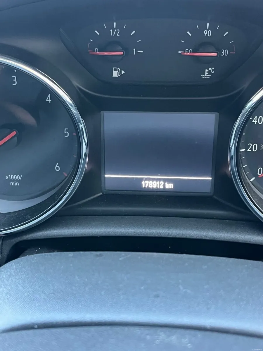 Vauxhall Astra 2017 - Image 2