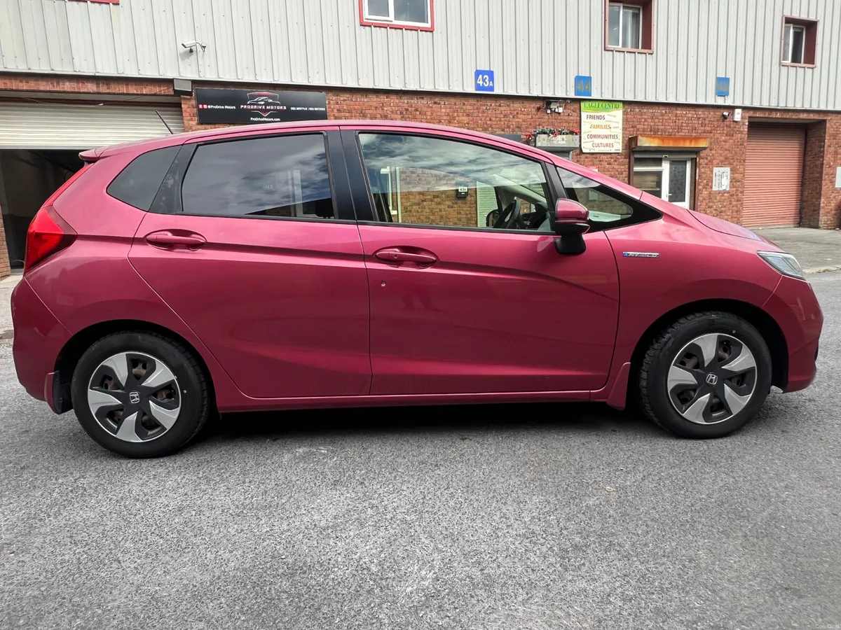 Honda Fit 1.5L Hybrid 2019 - Image 5