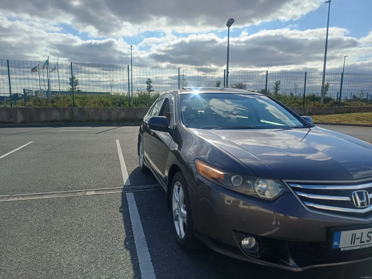 Honda Accord 2011 - Image 3