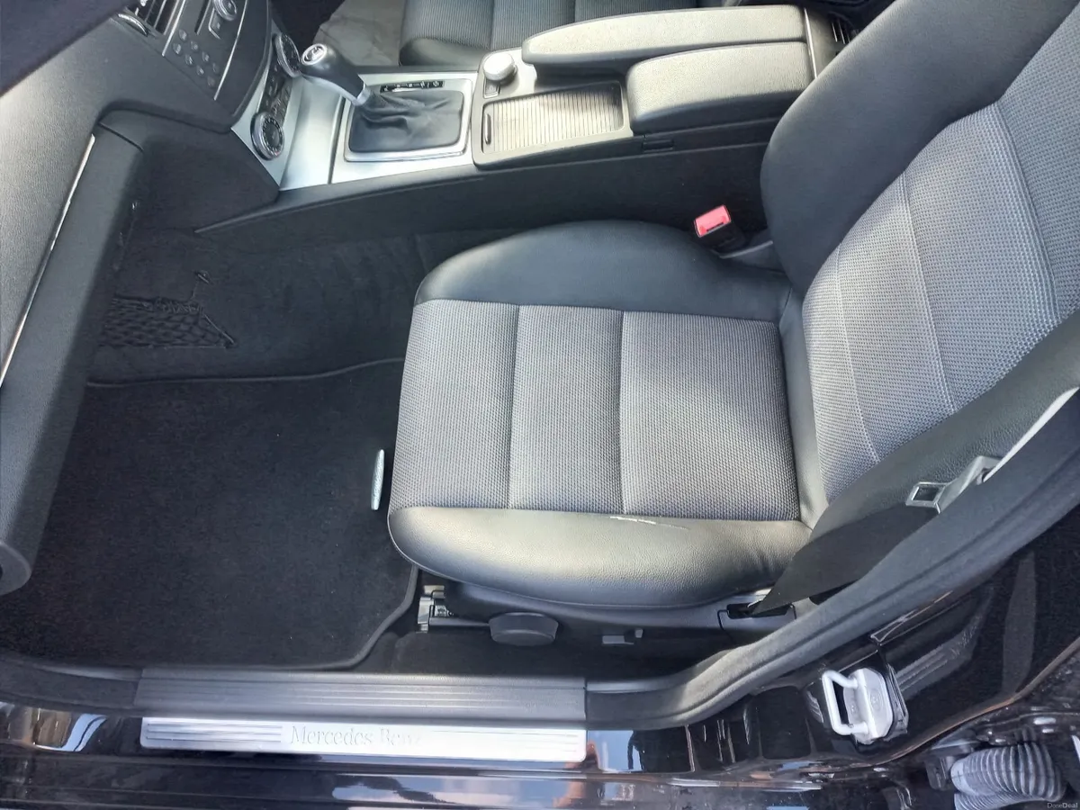 Mercedes-Benz C-Class 2008 - Image 6