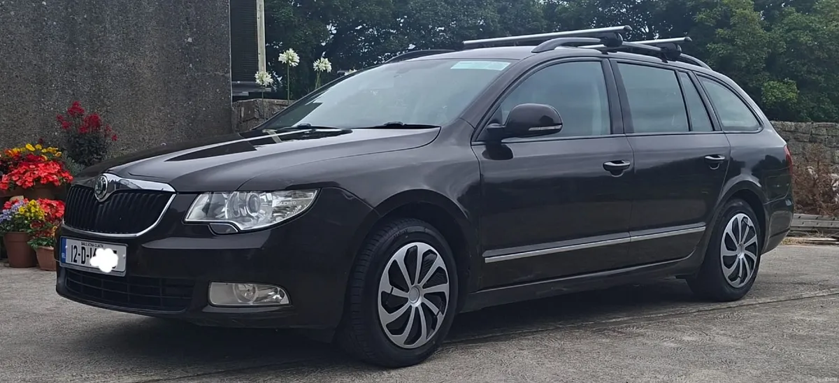 Skoda Superb 2012 - Image 2