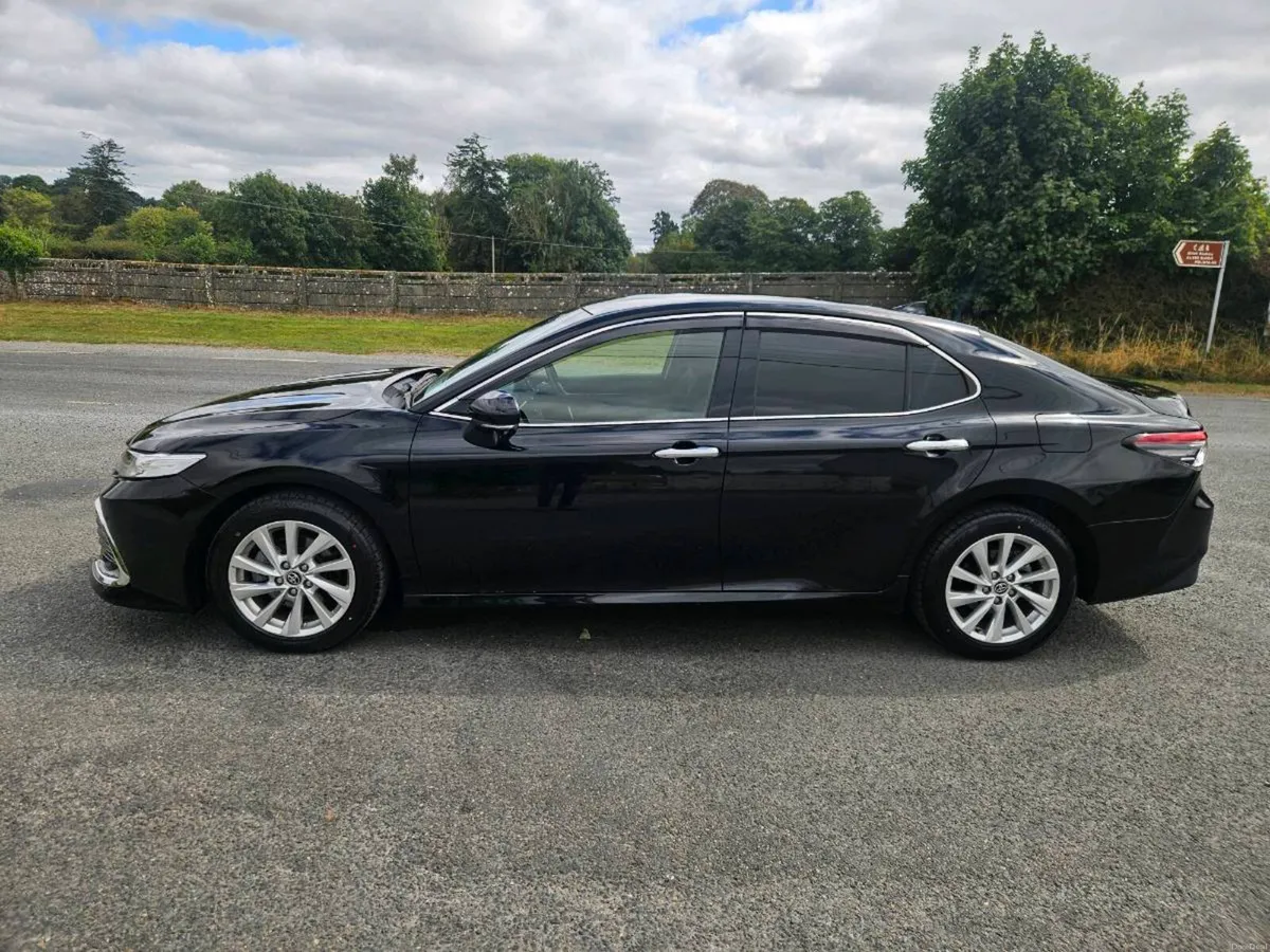 TOYOTA CAMRY 2.5 HYBRID - Image 3