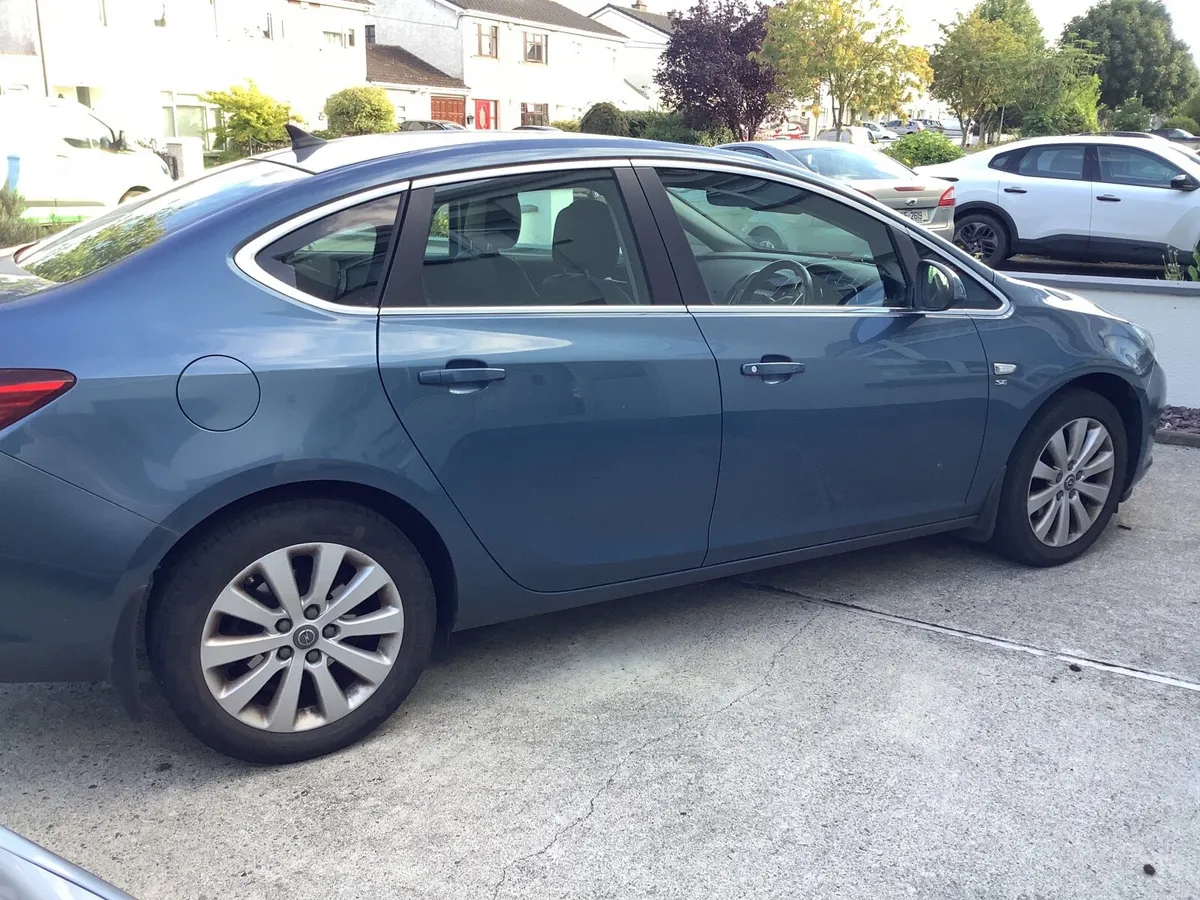 Opel Astra 2015 - Image 3