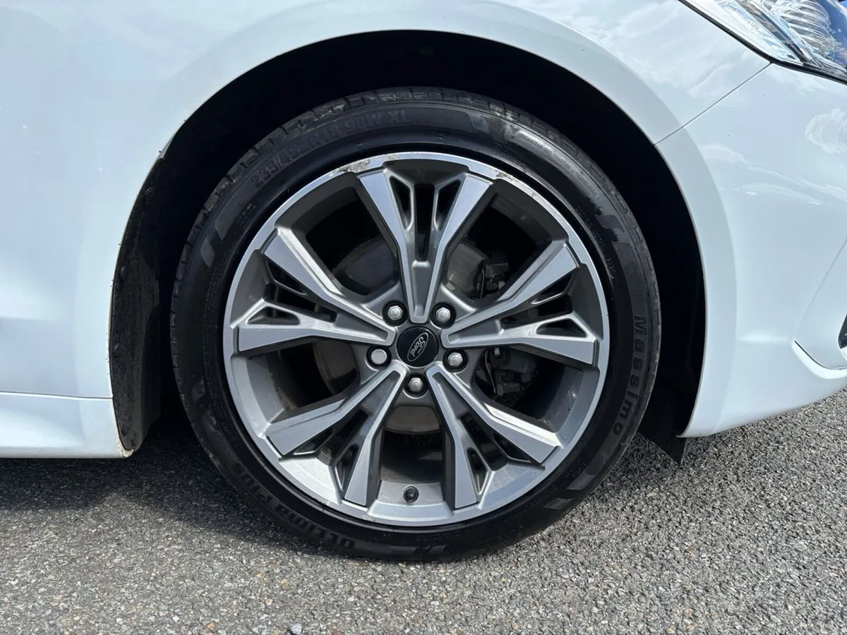 Ford Mondeo 2.0TDCi 150PS ST-Line + - Image 5