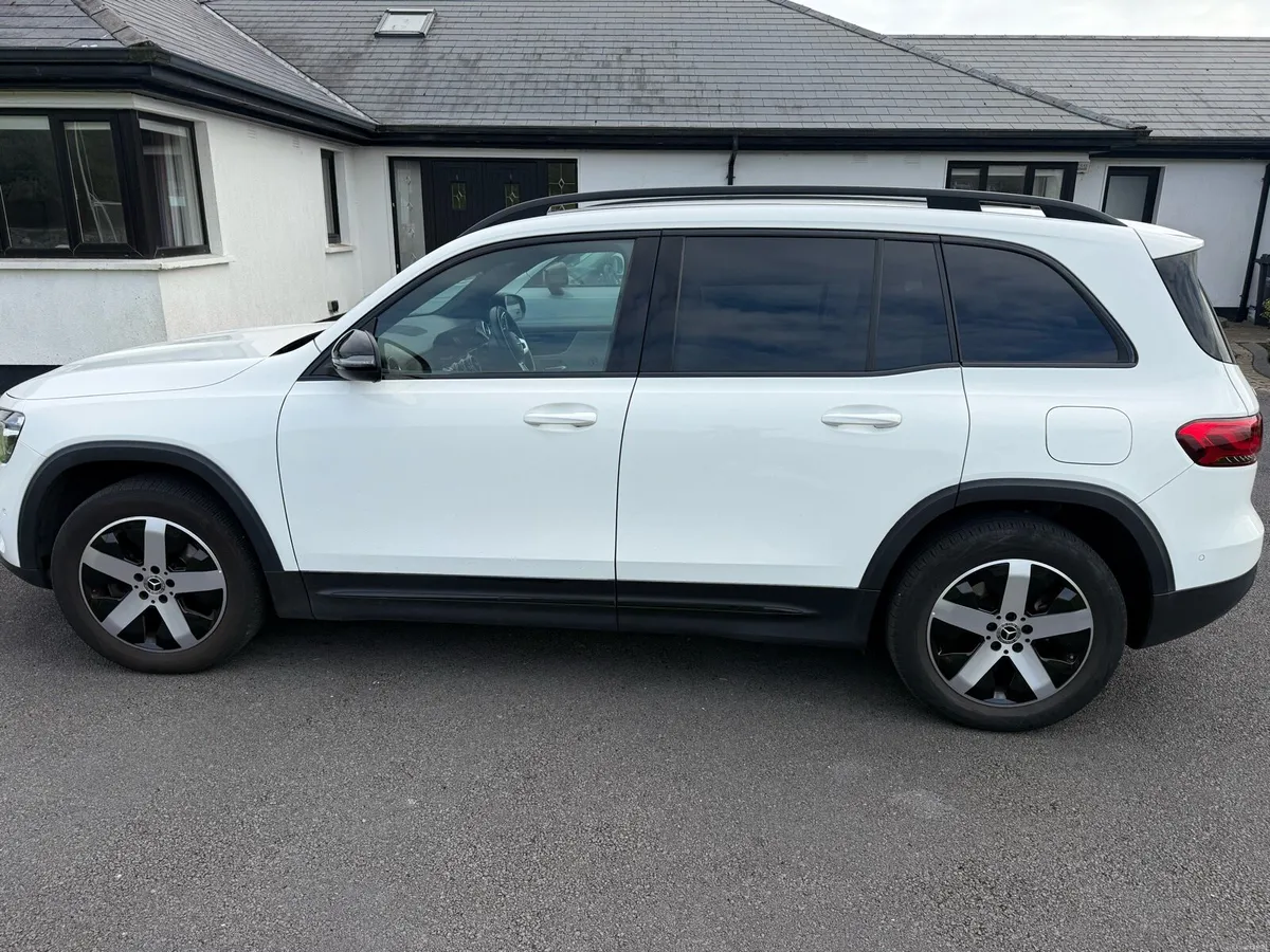 Car - Image 4