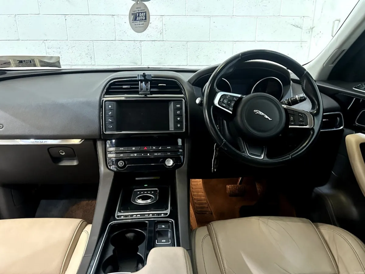 Jaguar F-Pace 2.0 D AWD PRESTIGE 18MY 5DR A - Image 6