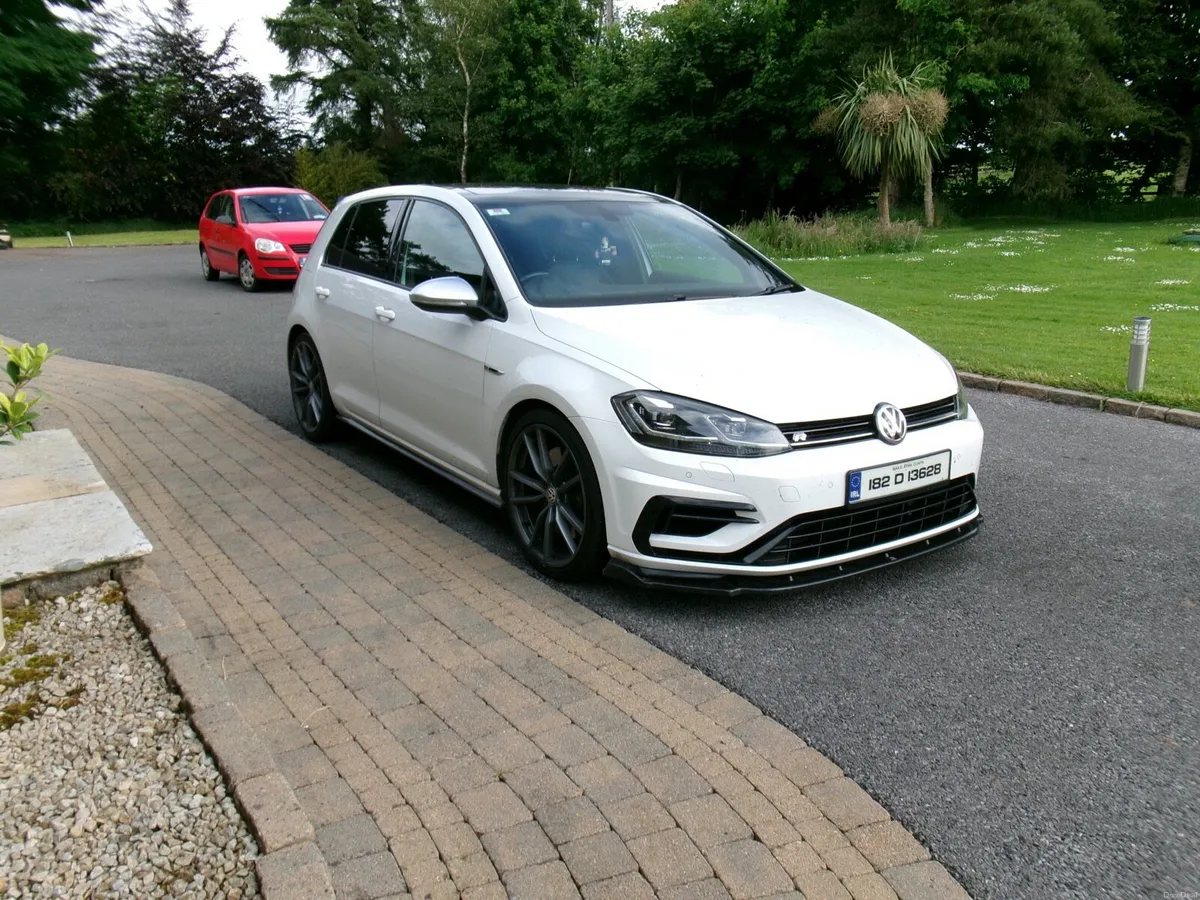 Volkswagen Golf R - Image 5