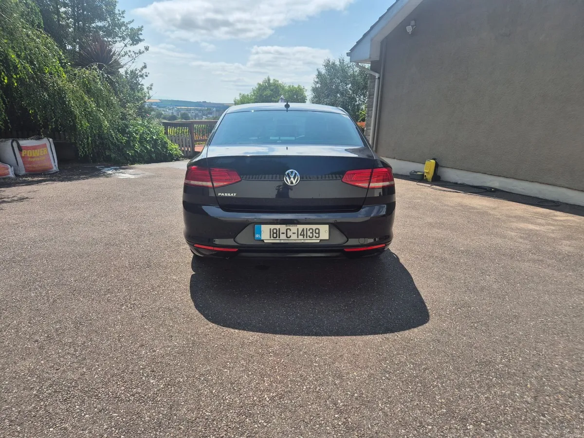 Volkswagen Passat 2018 - Image 6