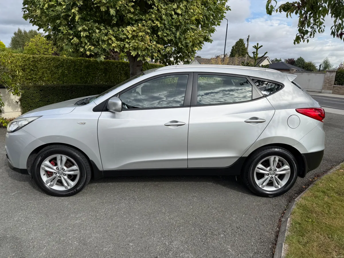 2013 Hyundai ix35 AUTOMATIC 4 wheel drive - Image 2