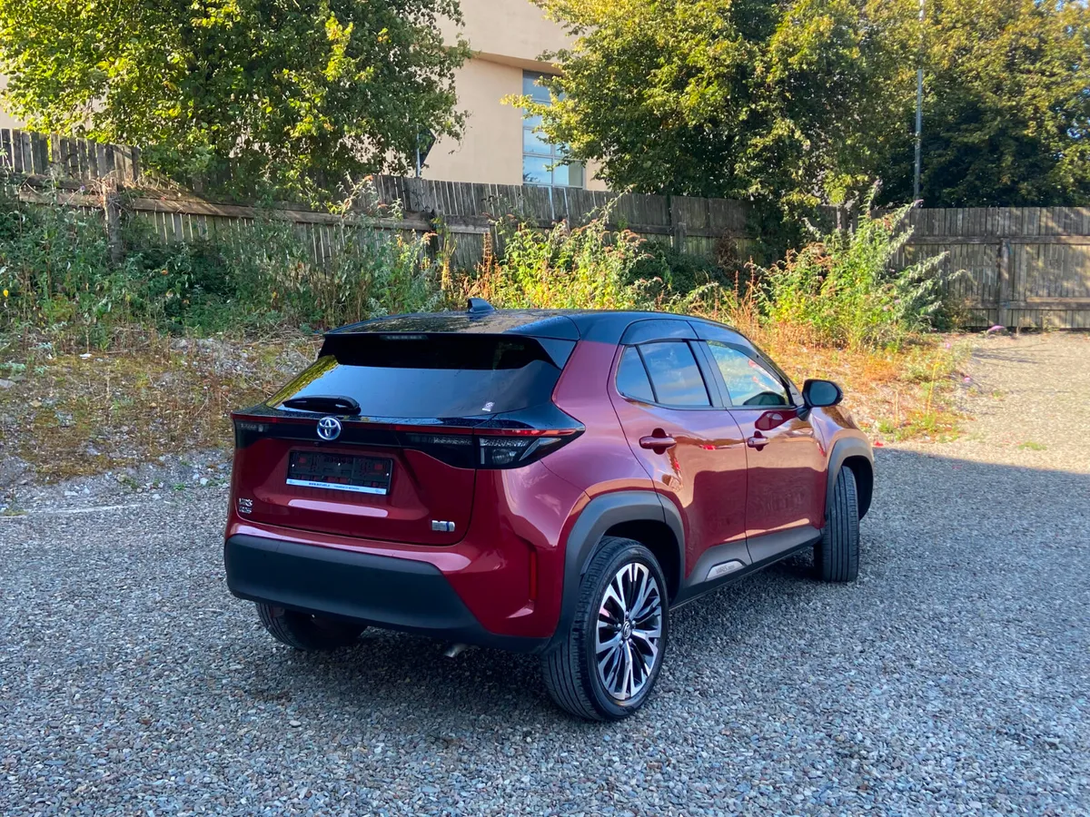 2022 Toyota Yaris Cross Hybrid - Image 4