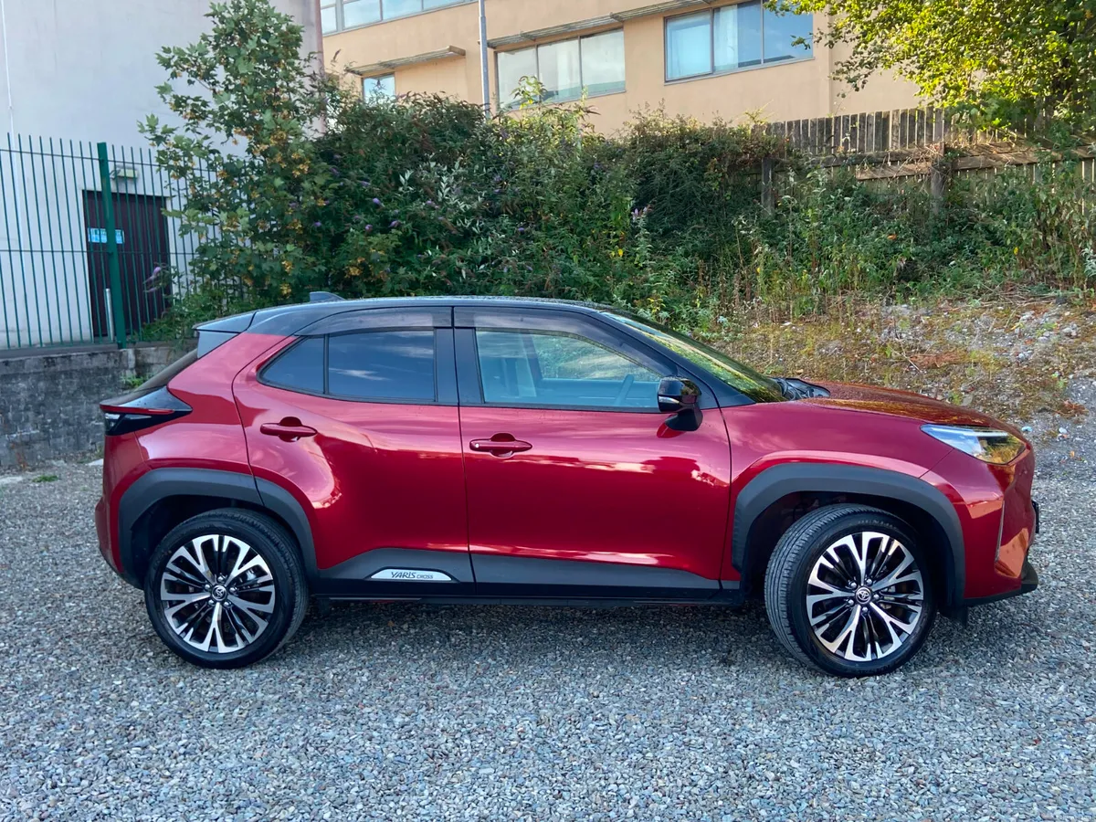 2022 Toyota Yaris Cross Hybrid - Image 1