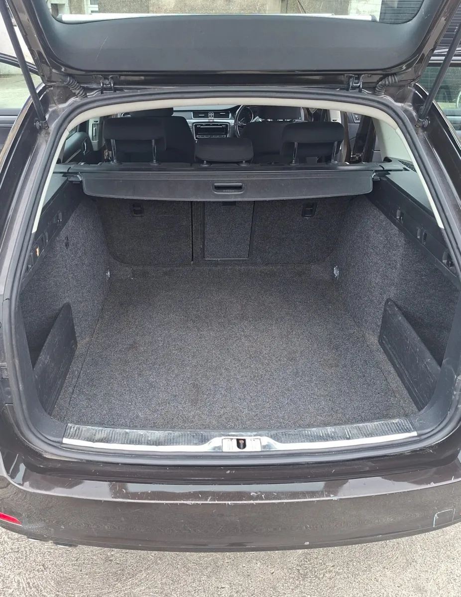 Skoda Superb 2012 - Image 6