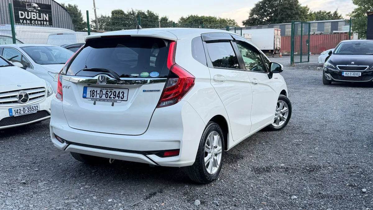 Honda Fit 2018 Hybrid Automatic - Image 4