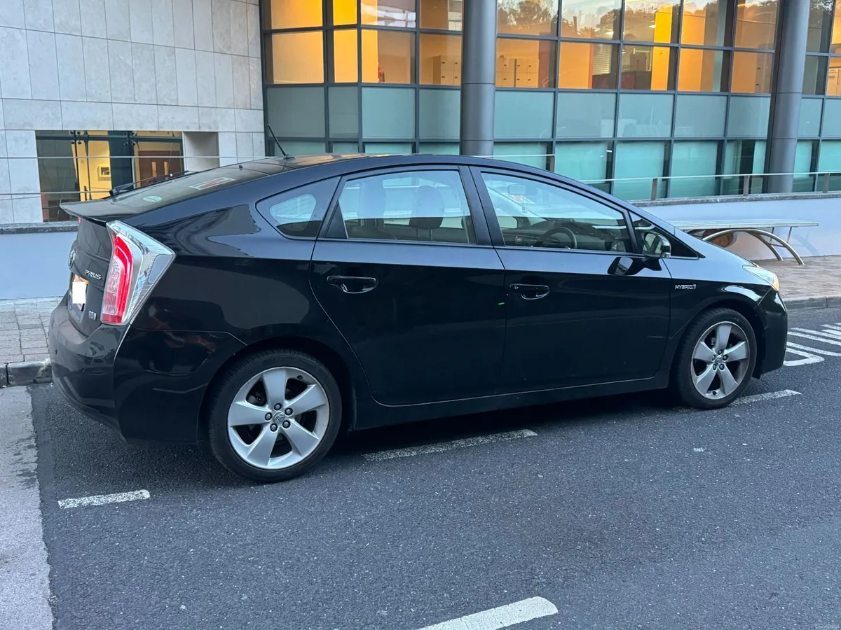 Toyota Prius 2014 - Image 4