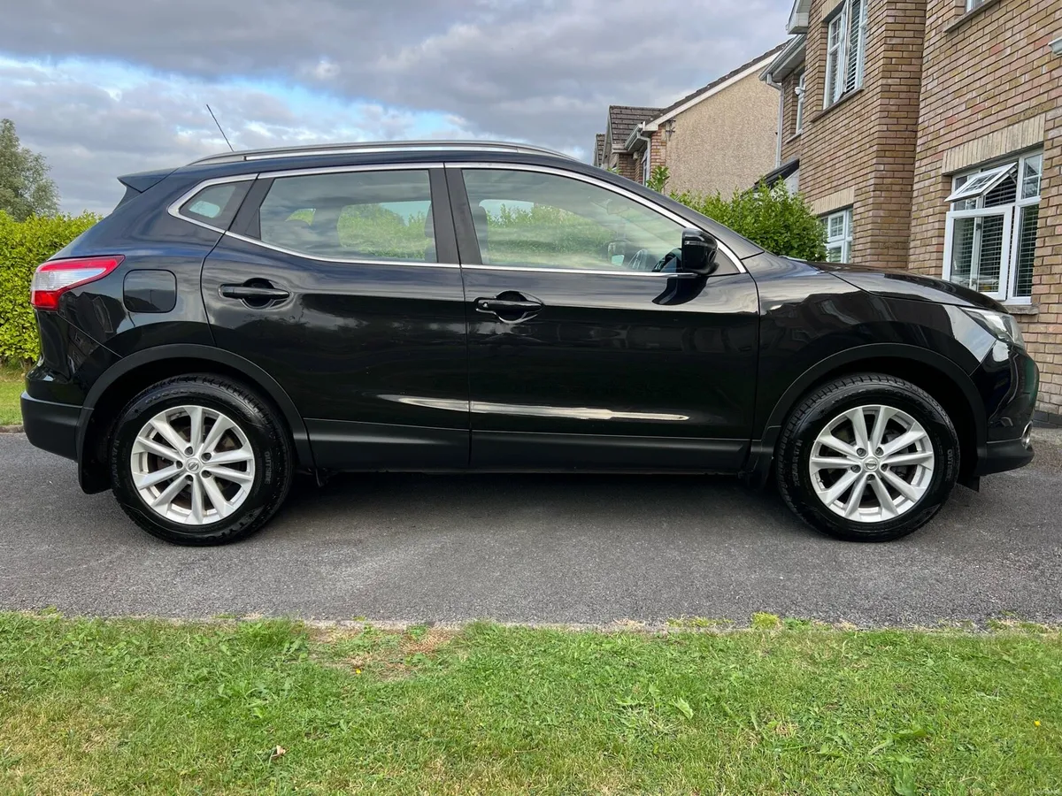 2016 Nissan Qashqai Pan Roof High Spec - Image 3